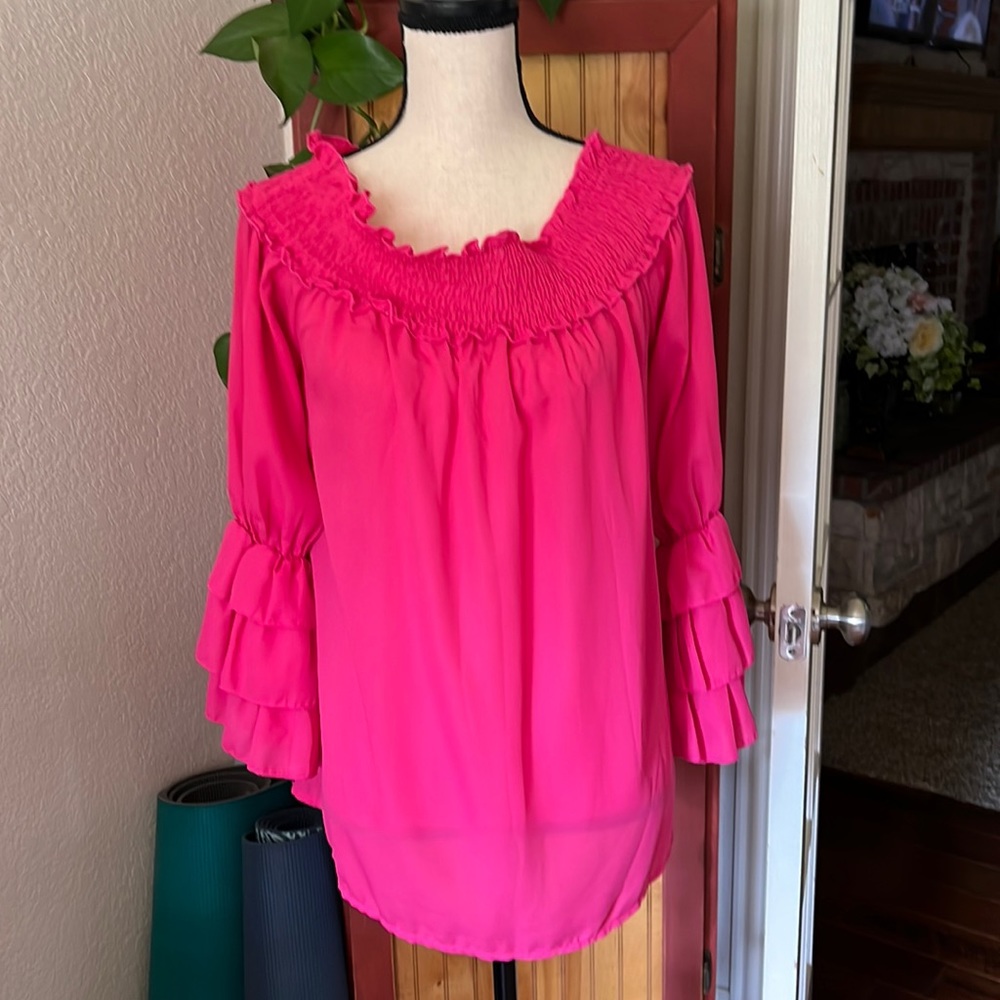 VINE & LOVE PINK Medium Top Ruffle Sleeves